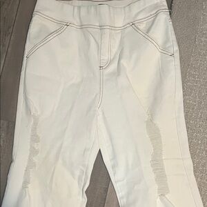 HUE Cream Ankle Pants